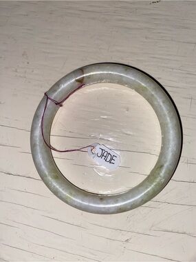 Classic Jade Stone Bangle Bracelet - Light Green
